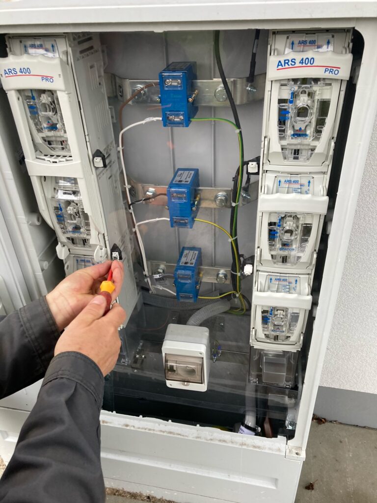 elektroinstalacje Dobrzany montaż liczników ARS 400 PRO rozdzielnica elektryczna specjalista ENERGO-MONTAŻ